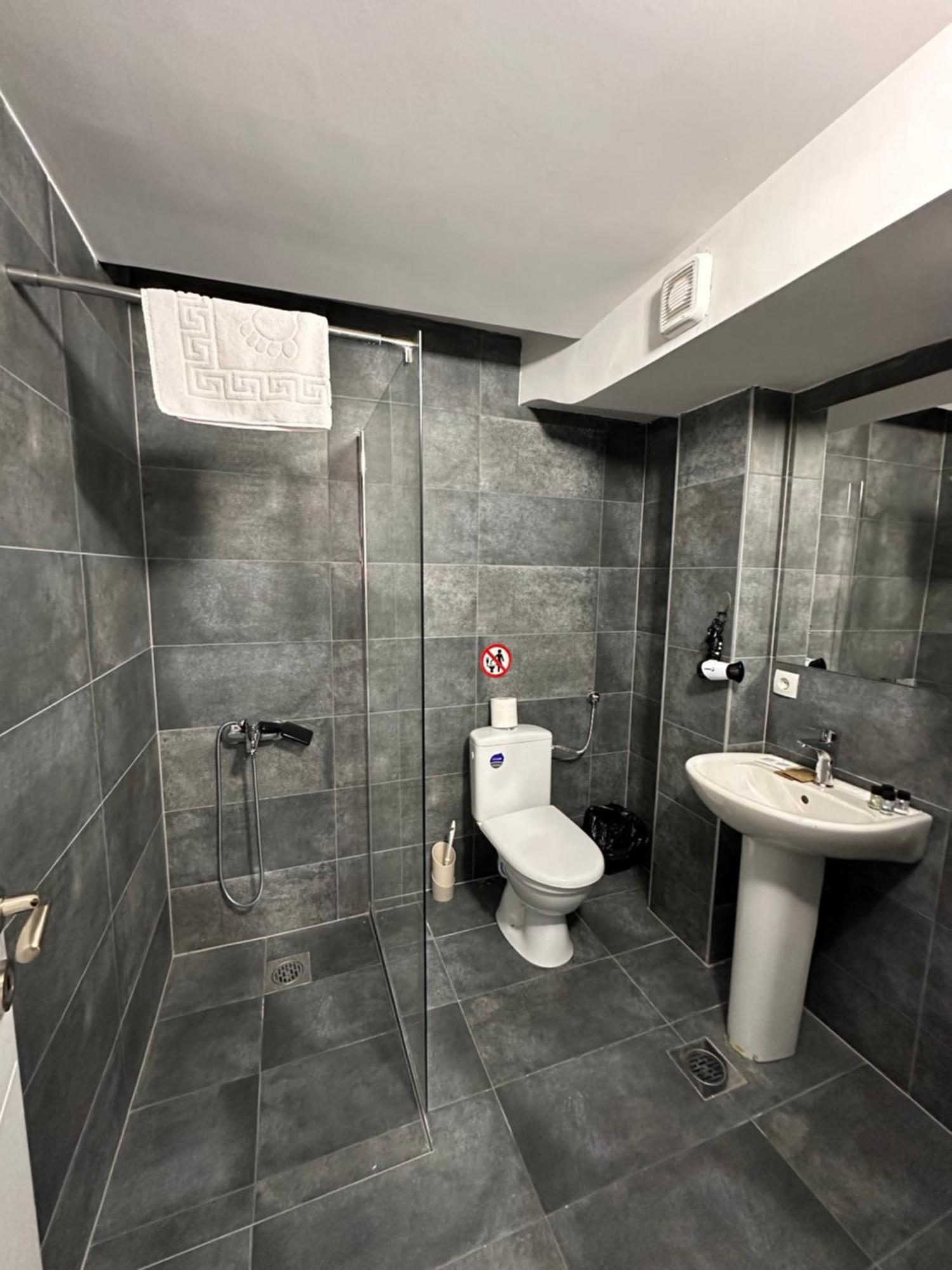 Apartment Square *